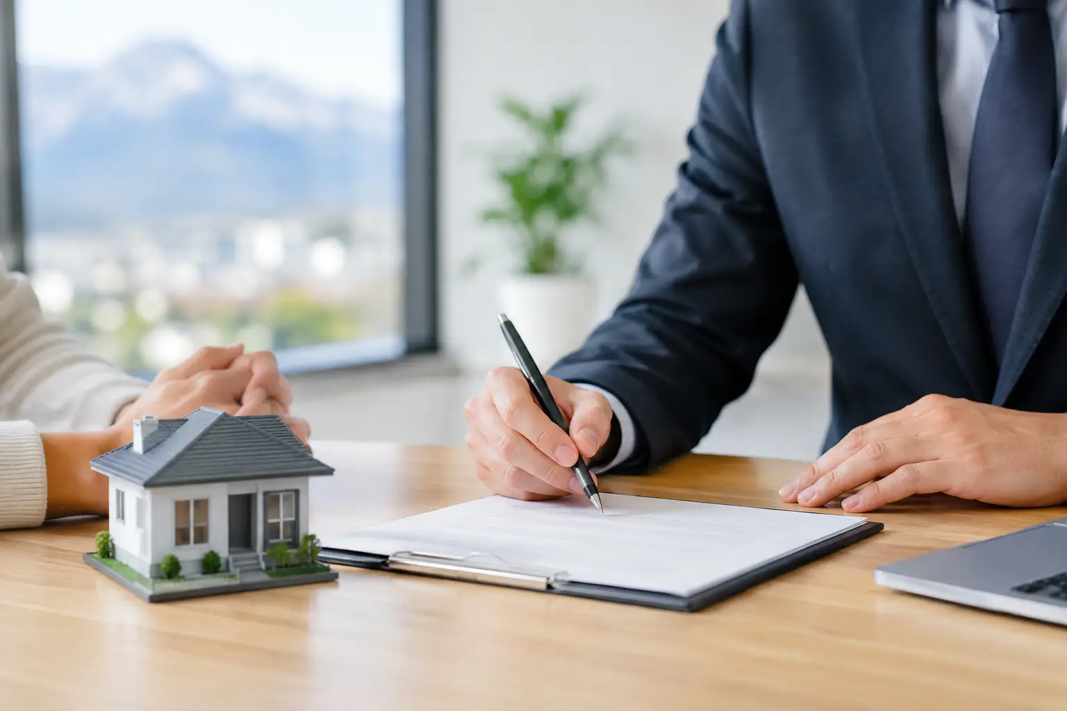 What Does Title Insurance Cover for Alberta Buyers?,Frank Heitzer
