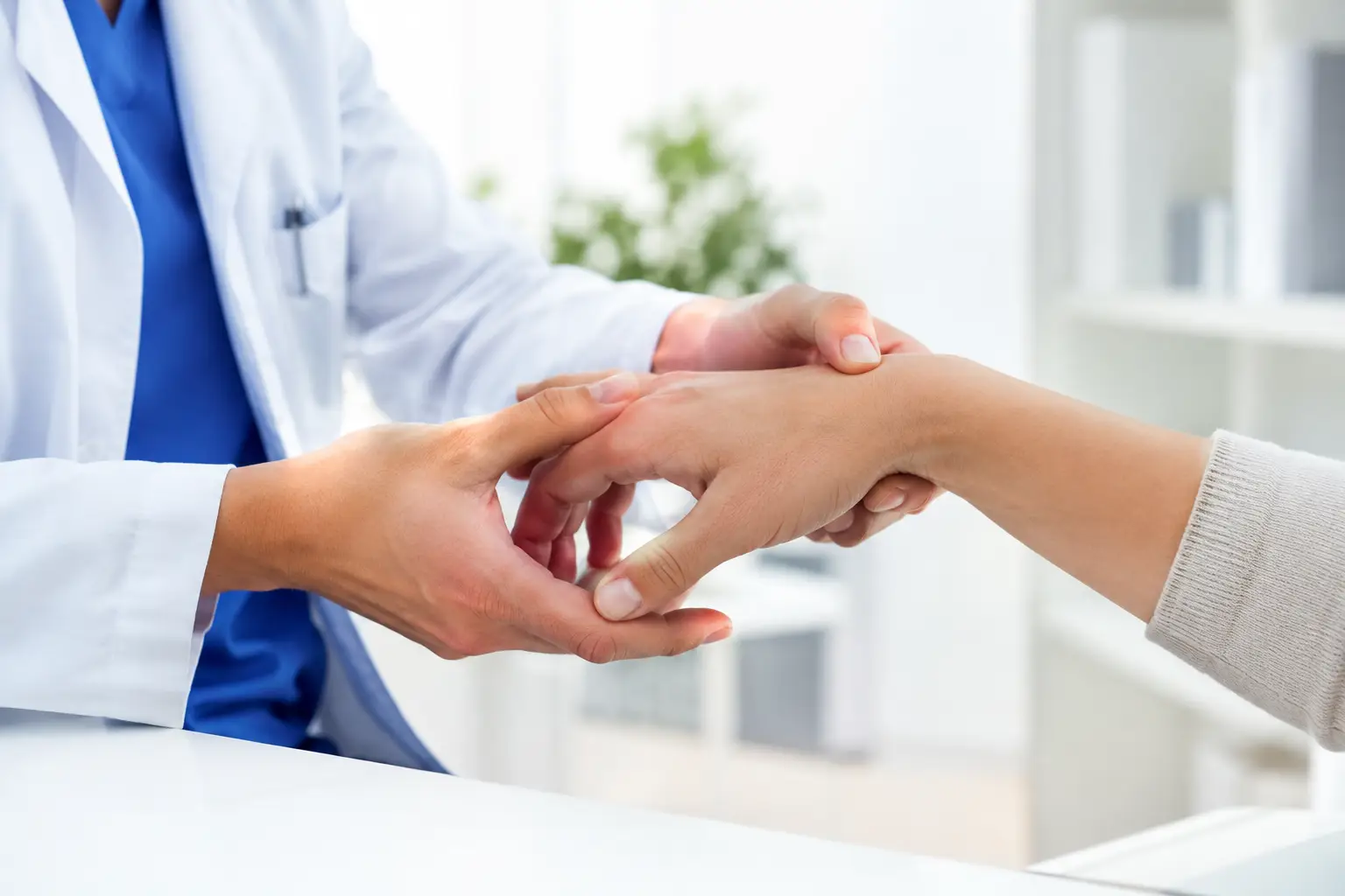 Indicația tratamentului chirurgical în patologia mâinii 