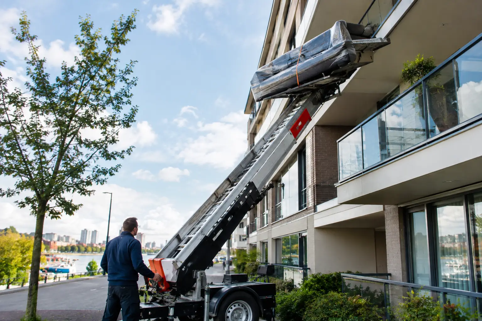 Ladderlift huren voor 1 uur, snel geregeld