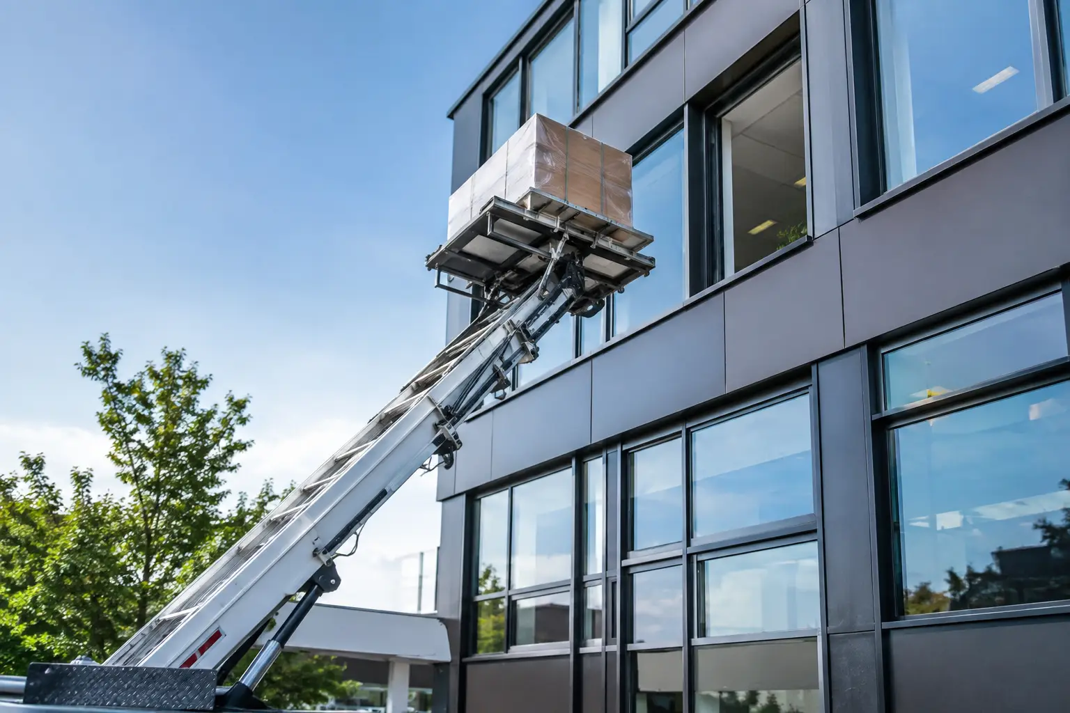 Verhuislift voor zakelijke spoedklussen nodig?