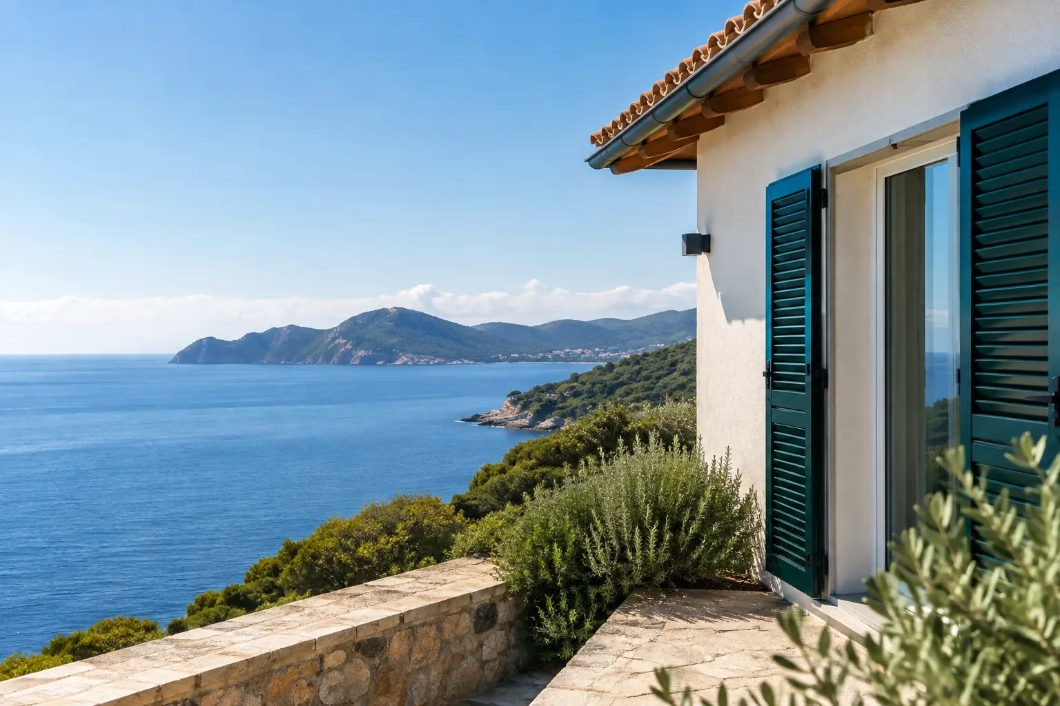 Clima marino Elba: come proteggere la casa